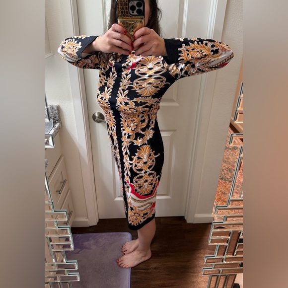 Versace-Inspo Midi Dress. Quarter-length sleeves. Size M. Zippers up the back. - Picture 2 of 5